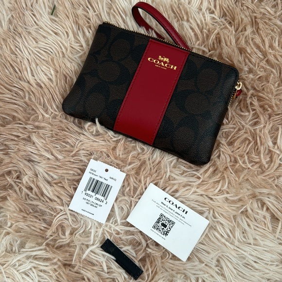 Coach wristlet, never used! - Picture 4 of 5